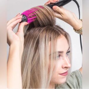 NIB Revlon Pro Collection Silicone 1" Heated Brush, Black and Pink